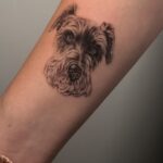 Un tatuaje de tu mascota: Honrando el amor incondicional en tu piel
